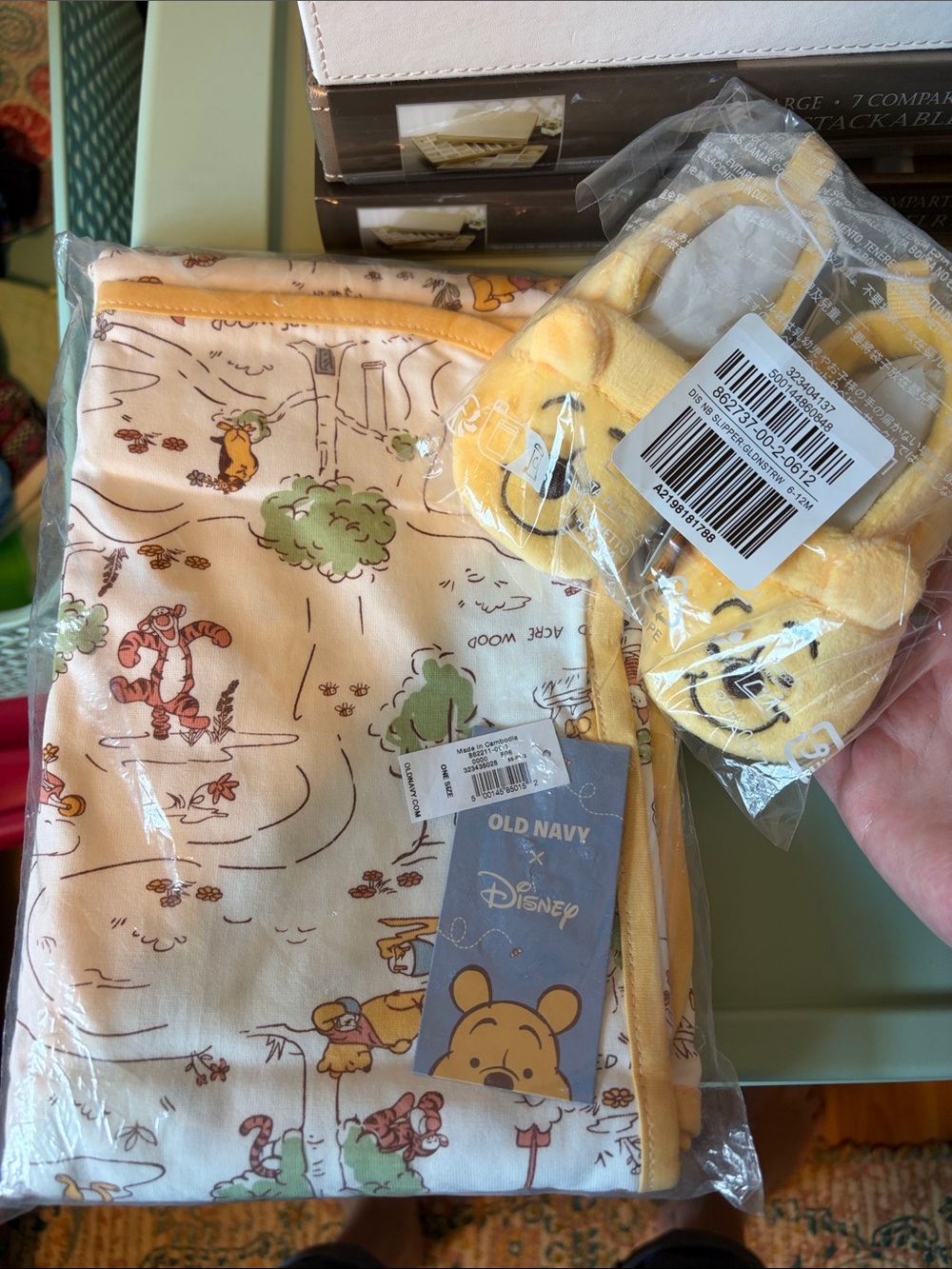 NWT Disney Old Navy Winnie the Pooh Baby Blanket and Baby Slippers 6-12 months
